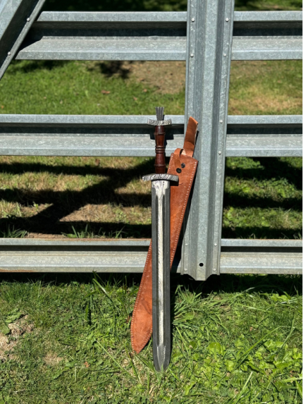 30 inch sword with Damascus blade and leather sheath