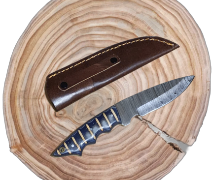 Compact Damascus Steel Knife with Ergonomic Handle and Leather Sheath